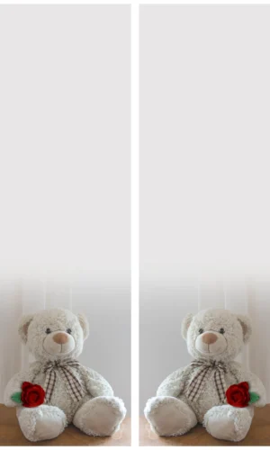 Kranzschleife mit Teddy-Motiv - Symbol für Geborgenheit und Trost